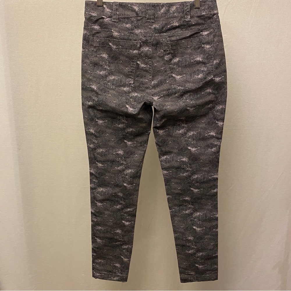 Aventura 6 Blake Print Skinny Pants Reptile Camo Print Taupe Gray Organic Cotton - Picture 15 of 16
